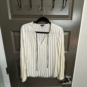 Express Pleated Tie V-Neck Balloon Sleeve Top